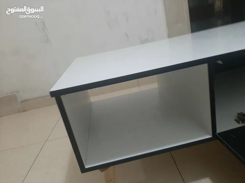 طاولت تلفزيون مستعمله
