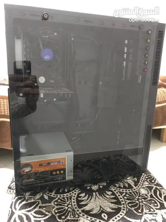 pc للبيع نقاصو شاشة
