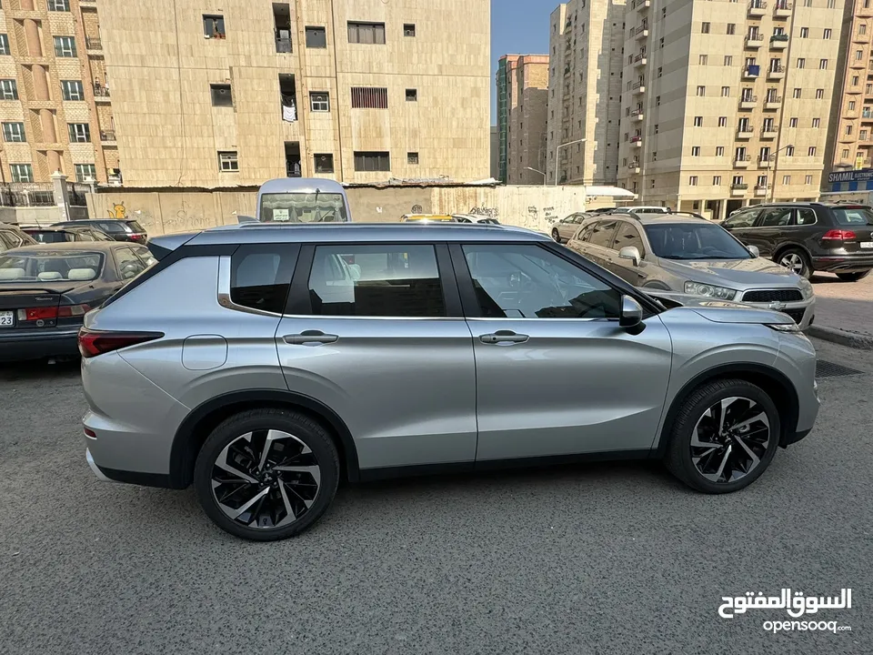 Outlander Nov 2023 model suv for sale