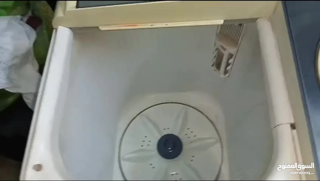 غساله نص اتوماتيك شغاله نظيفه ميه بلميه