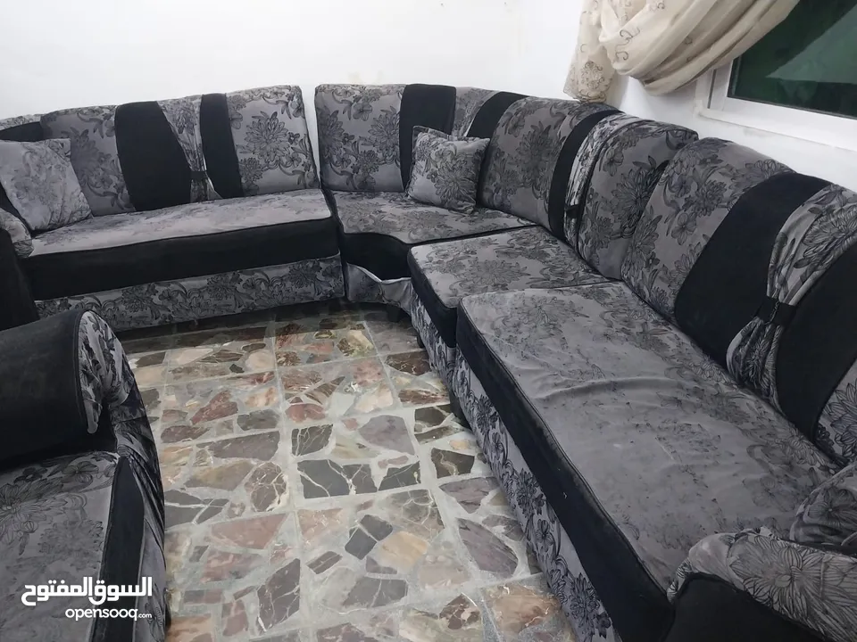 كنب كورنر مع بفه للبيع ام نواره