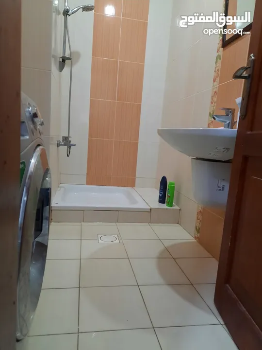 شقه  في اربد قرب مستشفى الراهبات 270 طابقيه للبيع
