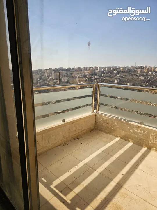 شقة راقية لم تسكن للبيع بسعر مغري جدا في منطقة السلط