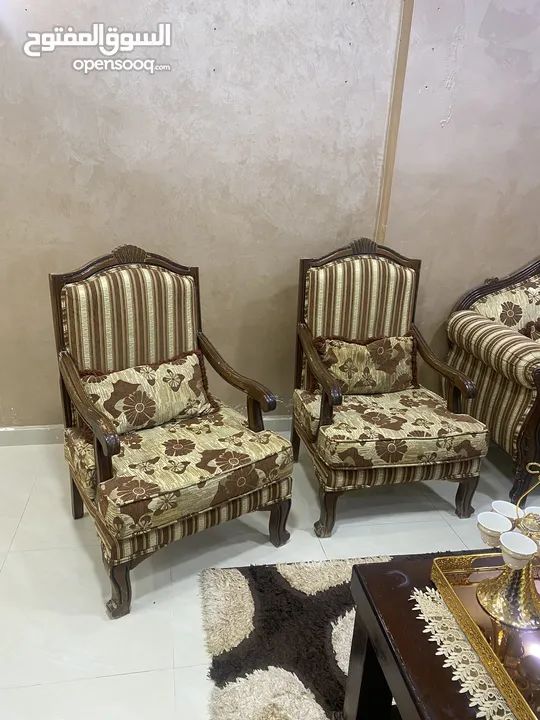 كنب ومطبخ للبيع مع برادي