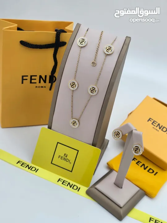 اكسسوار سلسال مع الحلق ماركات لويس فيتون وكارتير وديور وفالنتينو جميع الباراندات ماستر كوالتي