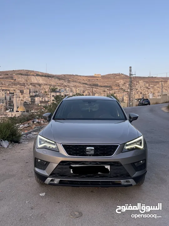 سيات اتيكا يد اولى فل مسكر ذهبي وداخلية عسلية