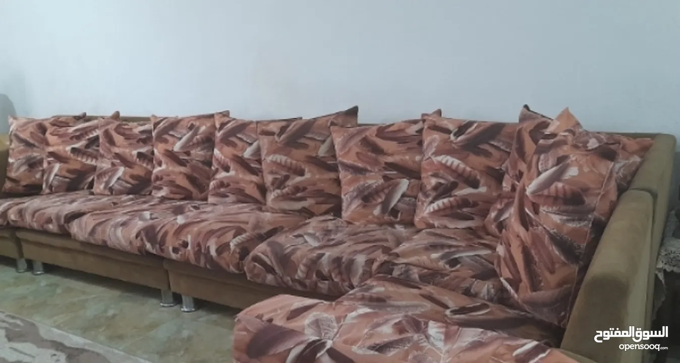 طقم كنب كورنر 8 مقاعد مستعمل بحاله جيده جداااا