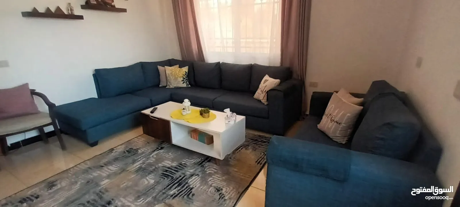 كنب كورنر مع طاولة نص مع طاولة شاشة كلهم طقم كامل