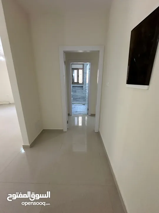 ثلاث غرف نوم غير مفروشة للايجار