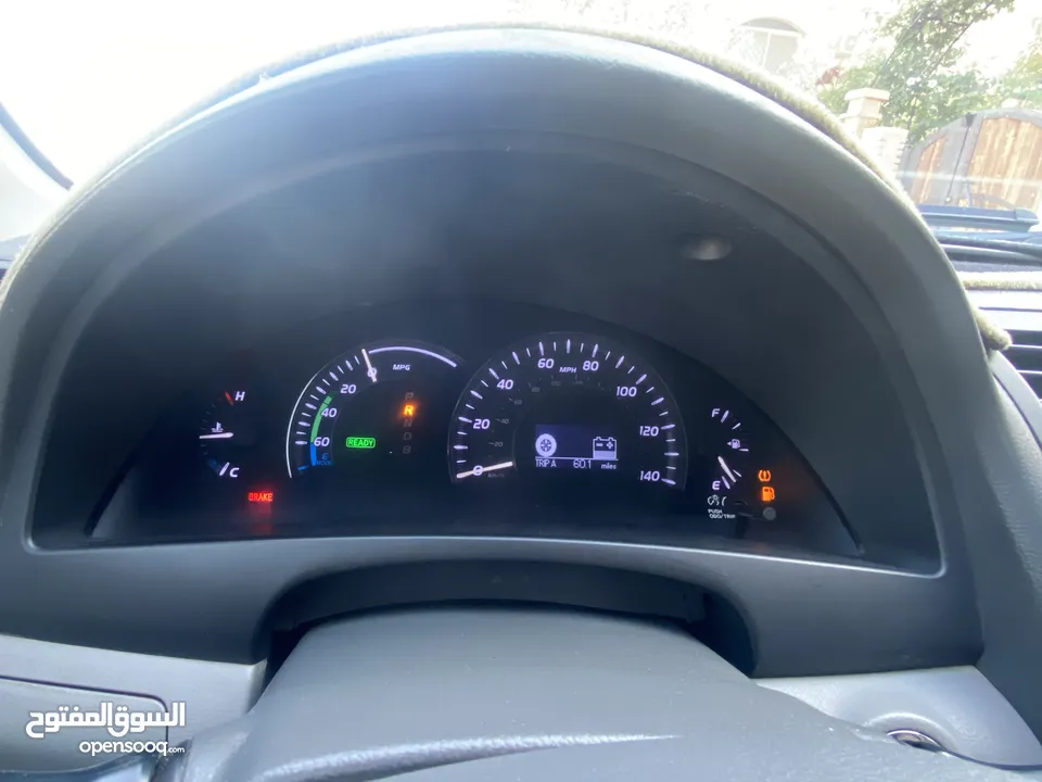 تويوتا كامري هايبرد 2011 بحاله الوكاله استخدام شخصي وبسعر 8100 دينار