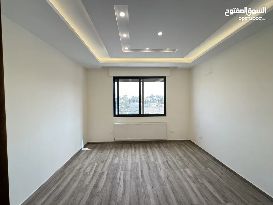 شقة دوبلكس مع روف باطلالة مميزة مساحة 280 + 90 باجمل مناطق رجم عميش - حي الصحابة -شركة رمضان للاسكان