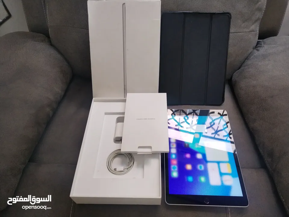ايباد  الجيل  التاسع(64GB) Ipad 9 بطارية 90% بحالة الوكالة