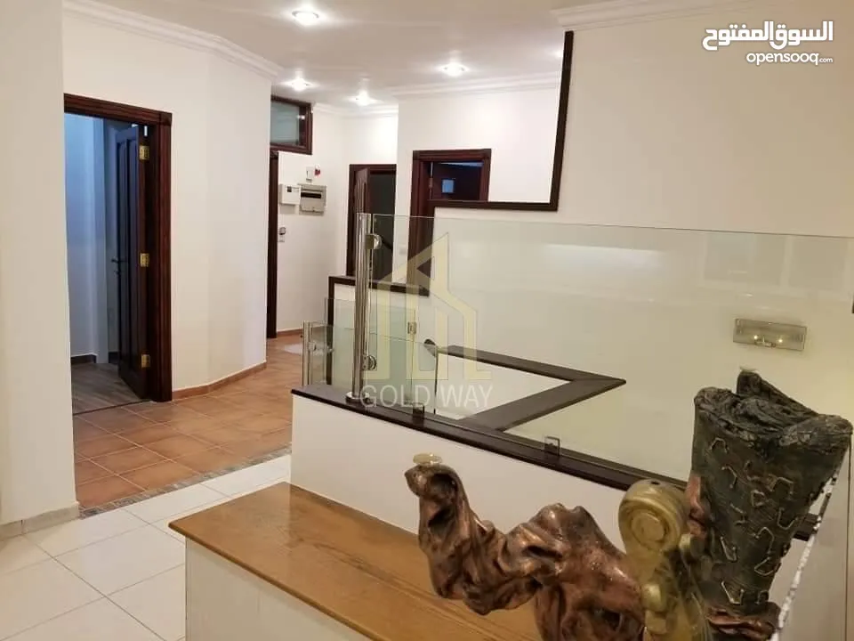 عقار مميز في موقع مميز في عبدون شقة (دوبلكس) 230م بدون ترس بسعر مميز / ref 9074