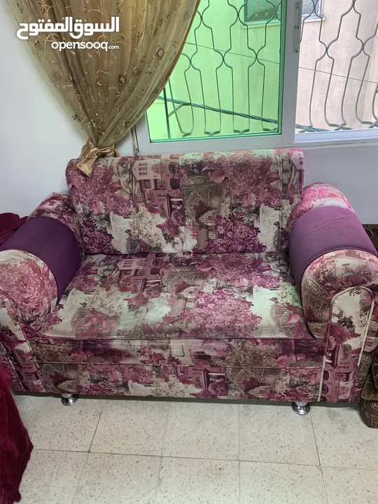 طقم كنب مكون من 4 مقاعد للبيع
