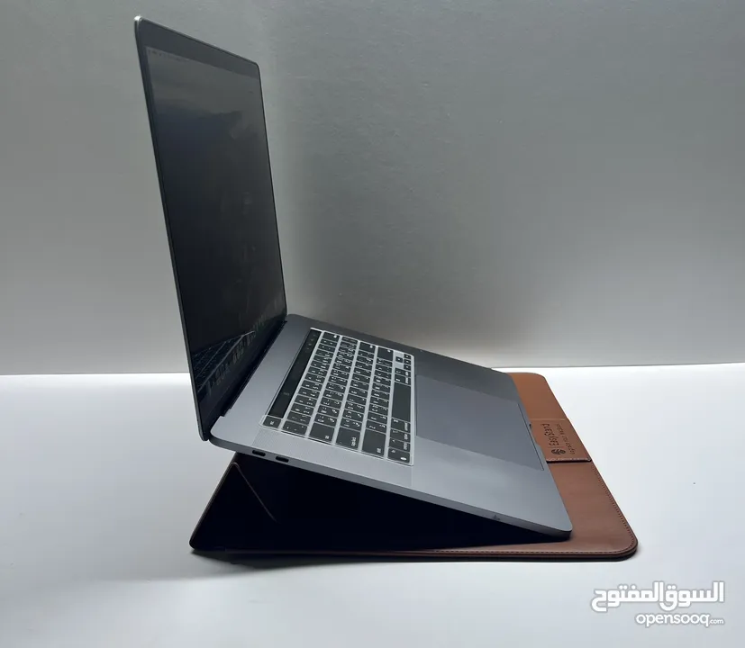 Macbook pro 2019 A 1990  i7 16gb ram  256 gb ssd ماكبوك 2019