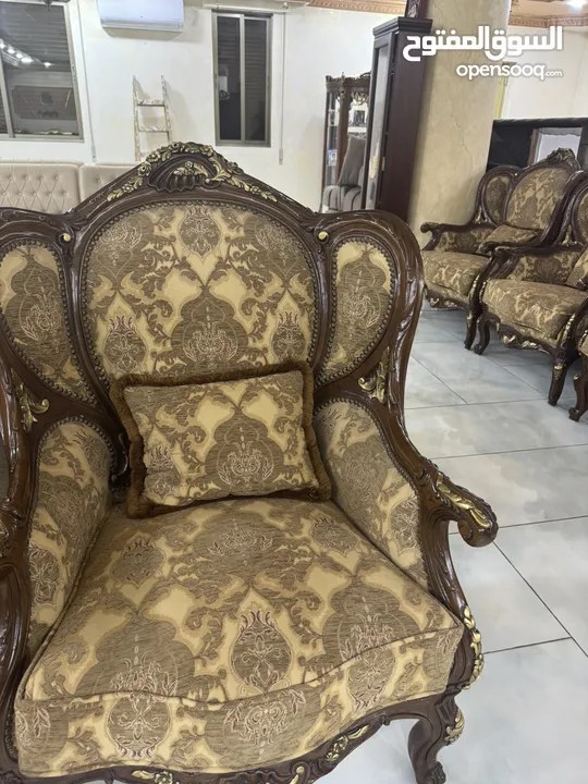 طقم كنب 9 مقاعد شبه جديد مصري ديمياطي خشب زان