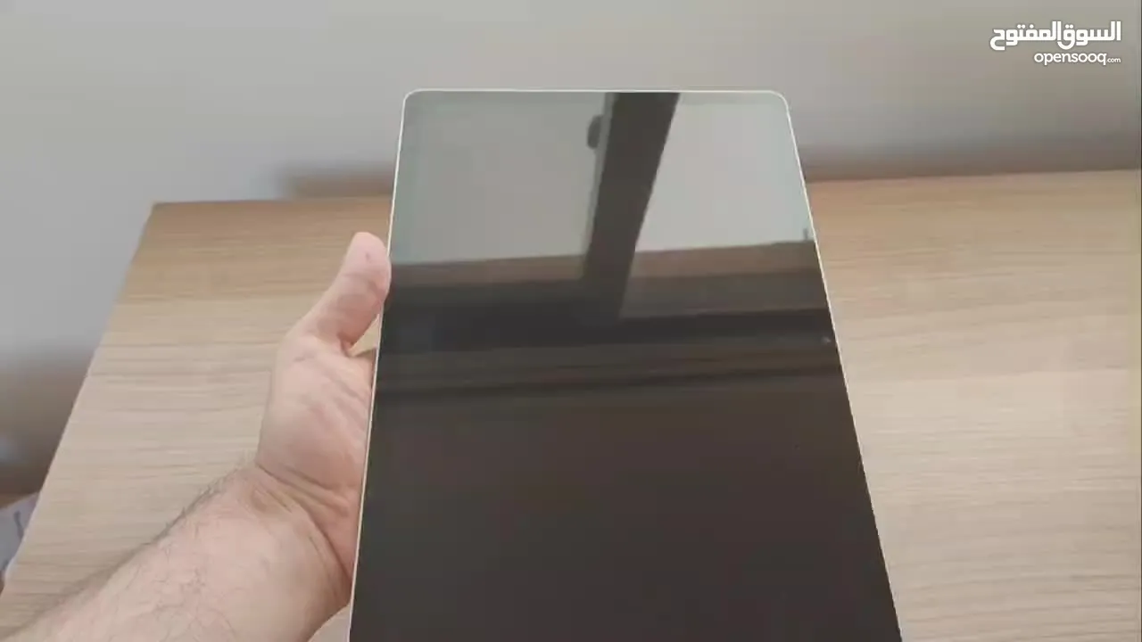 Samsung Galaxy Tab S9 FE Plus لون  Silver مع كفر كحلي بالكرتونة استعمال خفيف جدا