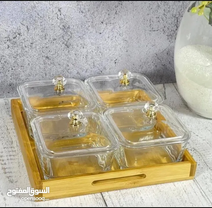 صحون بقاعده خشبيه