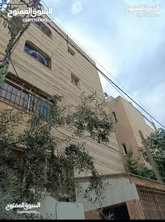 عمارة 4 طوابق و تسوية / بسعر شقة واحد