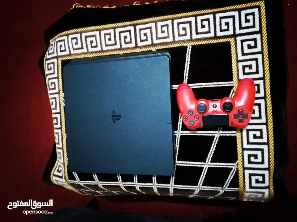 بلايستيشن 4 سلم مستعمل 6 اشهر اقرأ الوصف