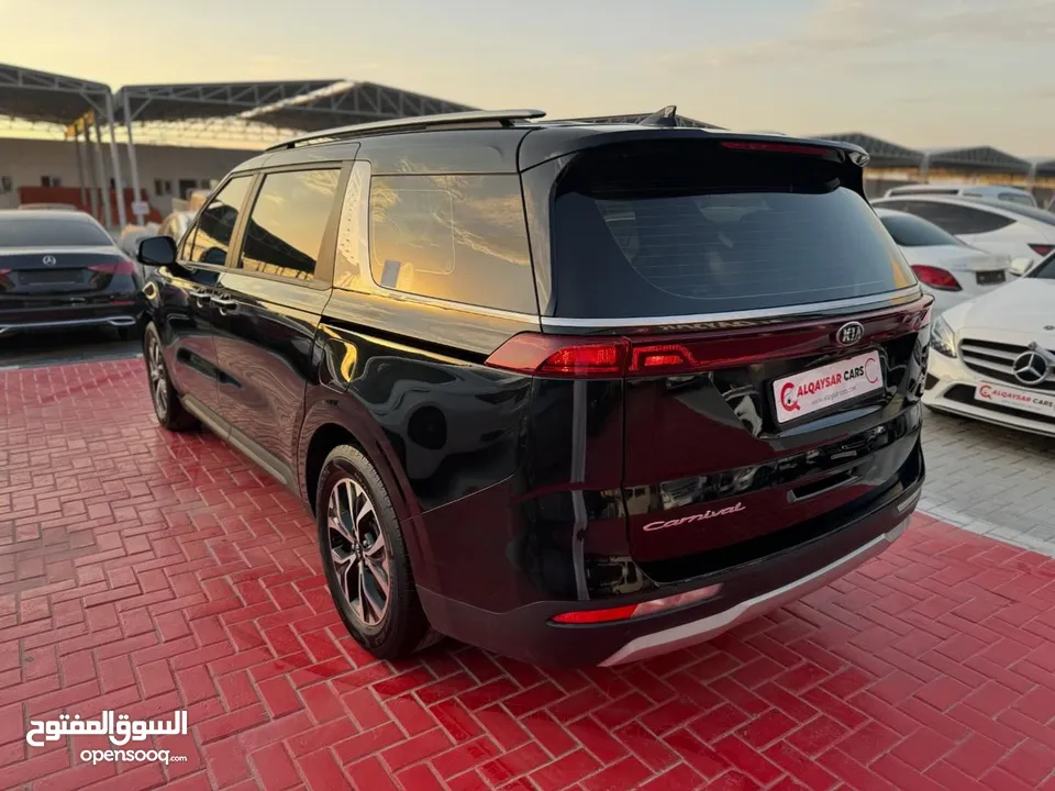 Kia carnival  2021  Korean specs  30.068 km