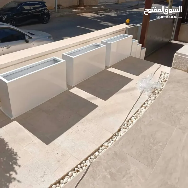 قواوير فايبر جلاس بشكل عصري أنيق #قواوير فايبر جلاس  #نباتات زينة ومثمر داخلي وخارجي  #إشراف مهندسين