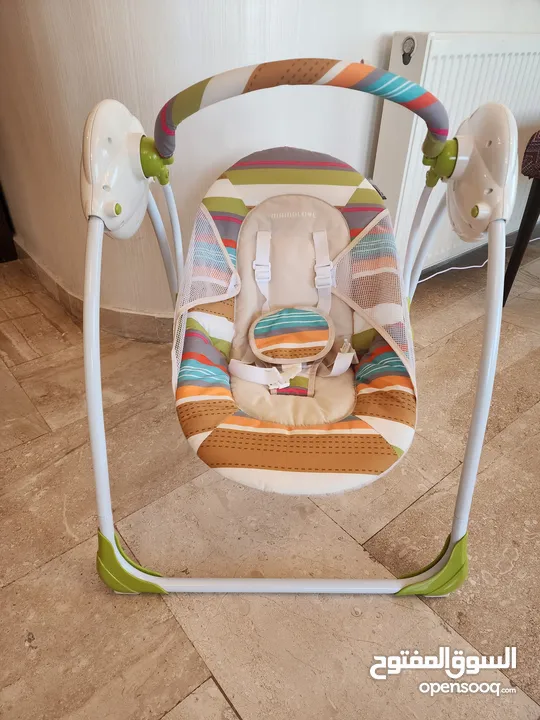 كرسي اطفال هزاز عالكهرباء لحد وزن 9 كغ من Mother Care .