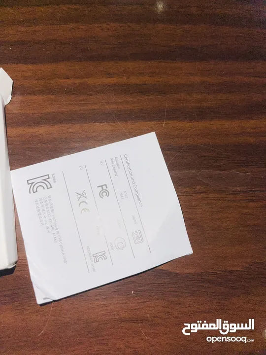 iPhone 12 promax 256 بطارية 87 شاشتو فيها شعر والضهر من عند الكاميرات مشعور الجهاز بحالة ممتازة