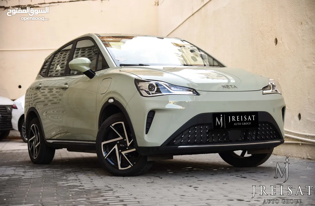 نيتا آيا الكهربائية بالكامل متوفر باللونين الازرق والاخضر 2023 Neta Aya EV SUV