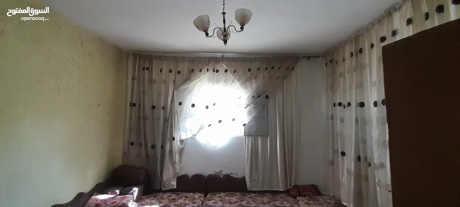 بيت مع ارض للبيع