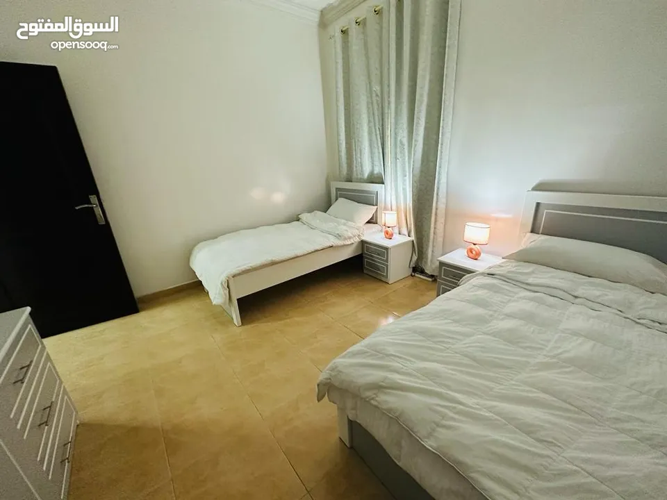 للإيجار الشهري شقة مفروشة بأناقة غرفتين وصالة في عجمان منطقة المويهات