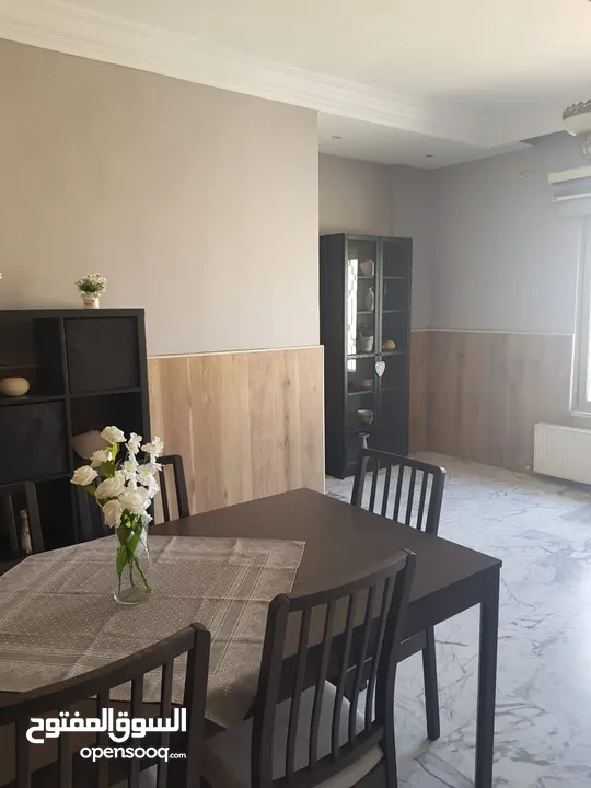 Furnished appartement in Shmesani for rent شقه مفروشه فرش كامل في موقع مميز قريب من الخدمات للايجار