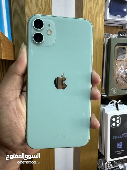 Uses iPhone 11 128Gb Green