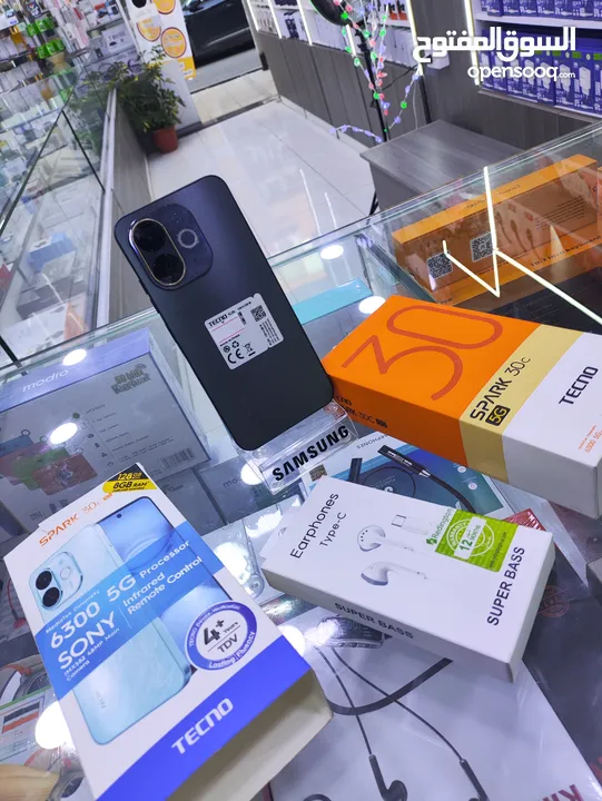 جهاز وكالة SPARK 30C 5G معه الكرتونة وكامل اغراضو 128 جيجا رام 8 متوفر توصيل