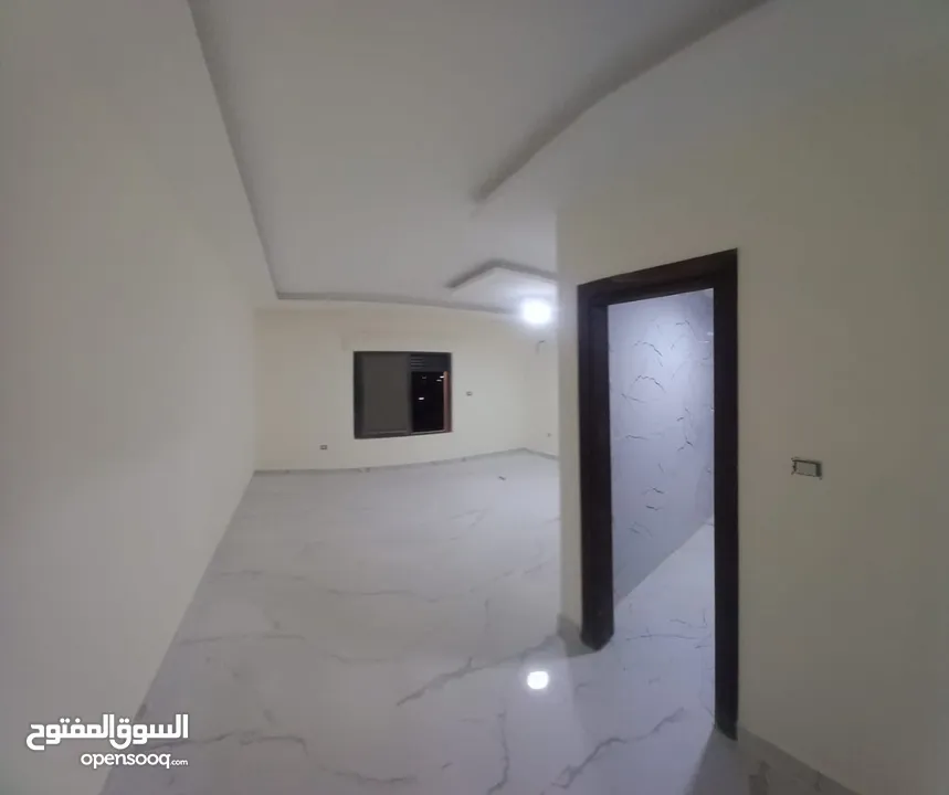 شقق فاخرة للبيع في اليادودة