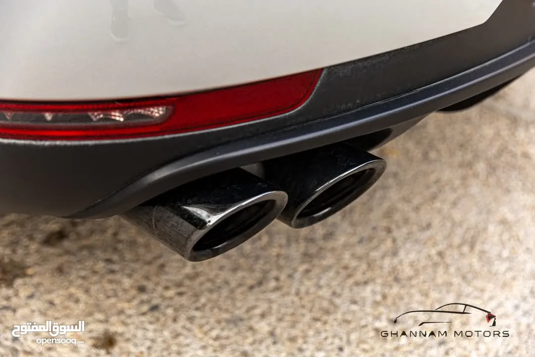 Porsche Mecan 2.0L Turbo وارد وكالة نقل