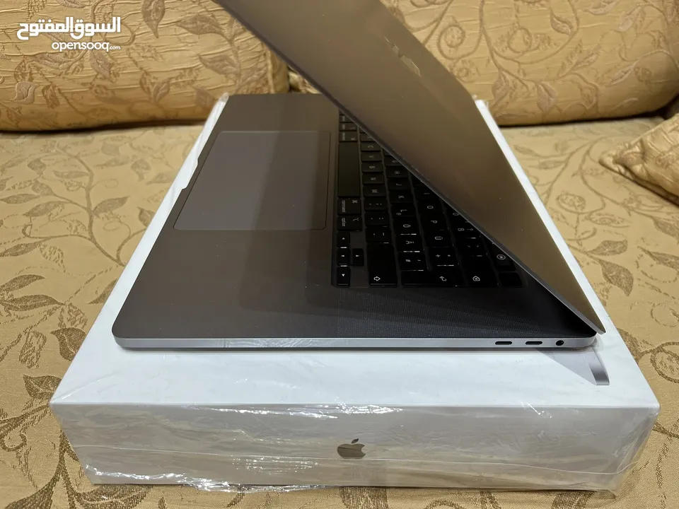 Apple MacBook Pro 16“ Intel i9-9980HK 32GB 1 TB AMD Radeon Pro 5500M 4GB Touch Bar