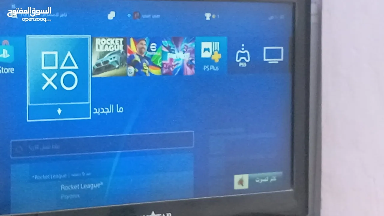 ps4 سلم 500 جيجا مع ايدتين كوبي  للبيع