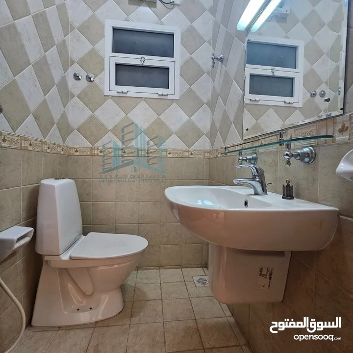 Beautiful 5 BR Compound Villa in Al Qurum