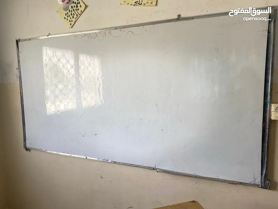 اثاث  مدرسة ورضة.  مكاتب  مستعملة بحاله الجيد جدا المفرق