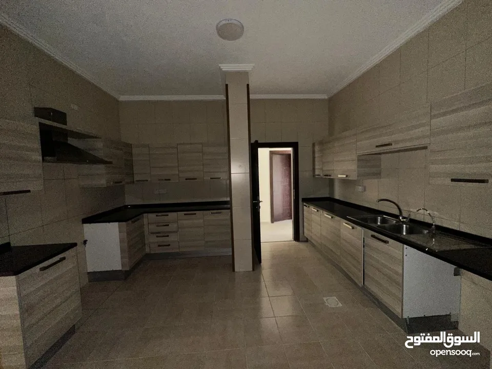 شقة غير مفروشة للايجار في دير غبار ( Property 38490 ) سنوي فقط