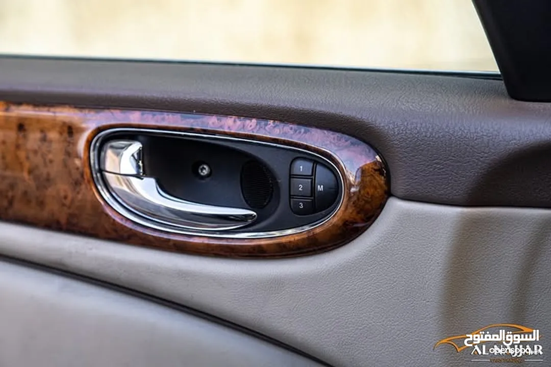 Jaguar Xj8 2005  السيارة مميزة جدا