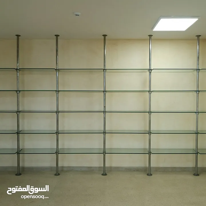 رفوف محلات تجارية