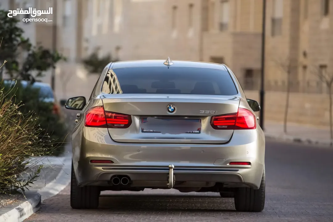 للبيع bmw 330i مميزة كليا