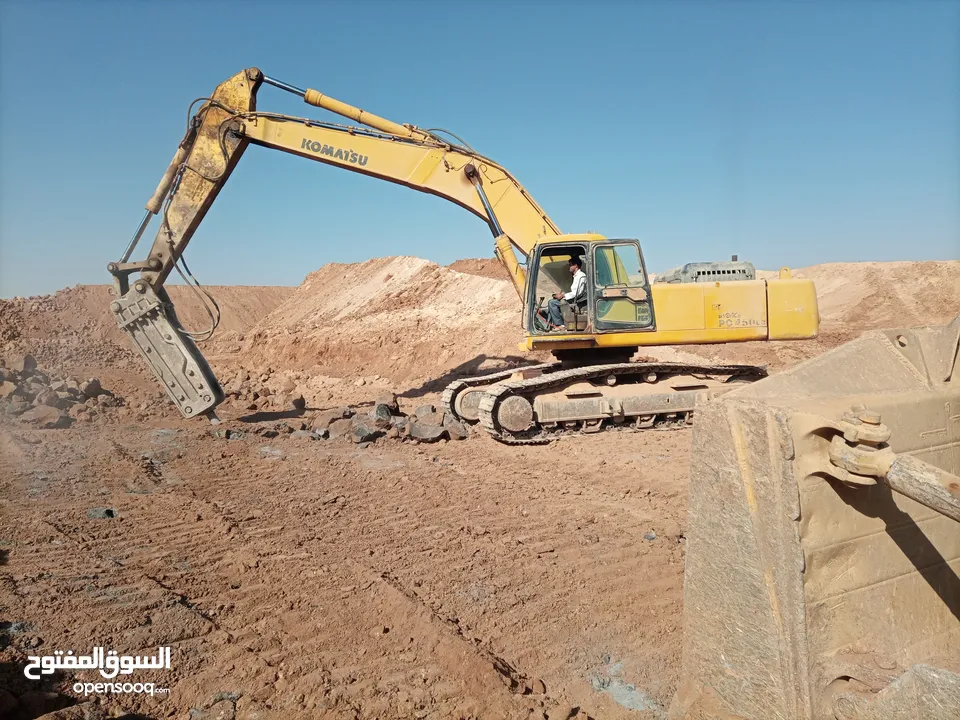 بلدوزر D8L +لودر 470 +حفارة 450 +حفارة 300 للإيجار