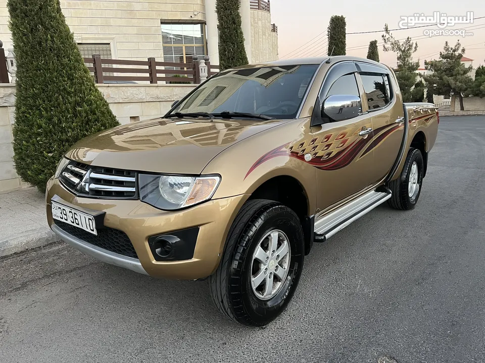 بكم ميتسوبيشي L200    2012