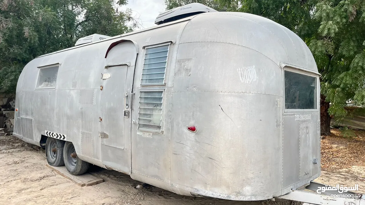 فود ترك  ماركة ( AIRSTREAM ) افضل شركة كرفانات غنية عن التعريف