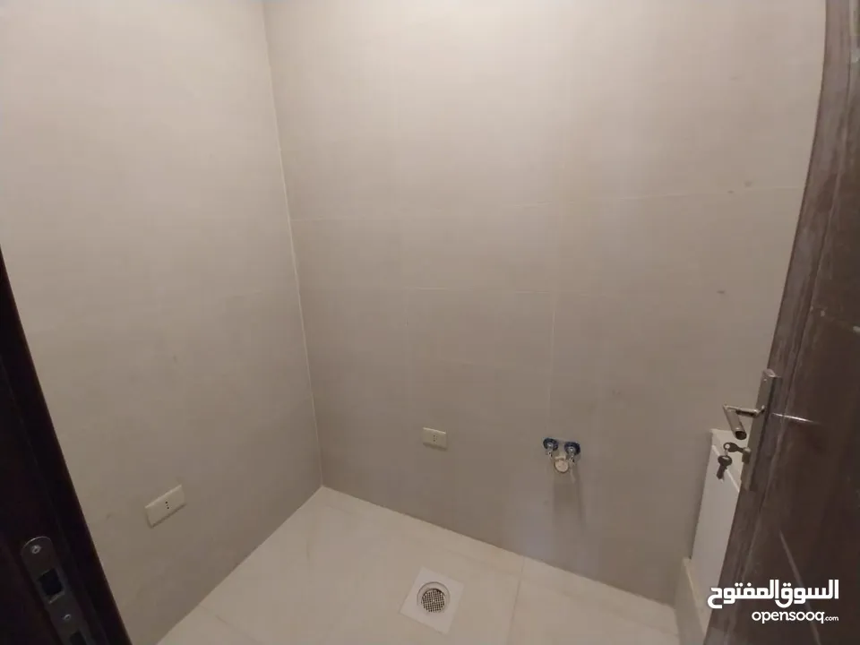 Unfurnished apartment to Rent  ( Property 38690 )-174775471