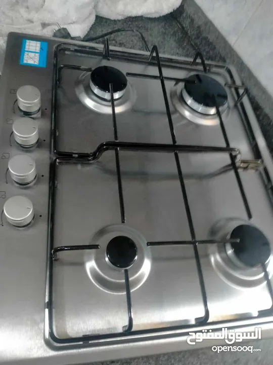 غاز بلت  أن اربع عيون بيكو صناعه تركية غير مستعمل  بحالة ممتازة مع شفاط استخدام بسيط بحالة ممتازة