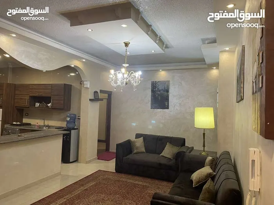 شقة فارغة 3 نوم 3 حمامات 125م للايجار